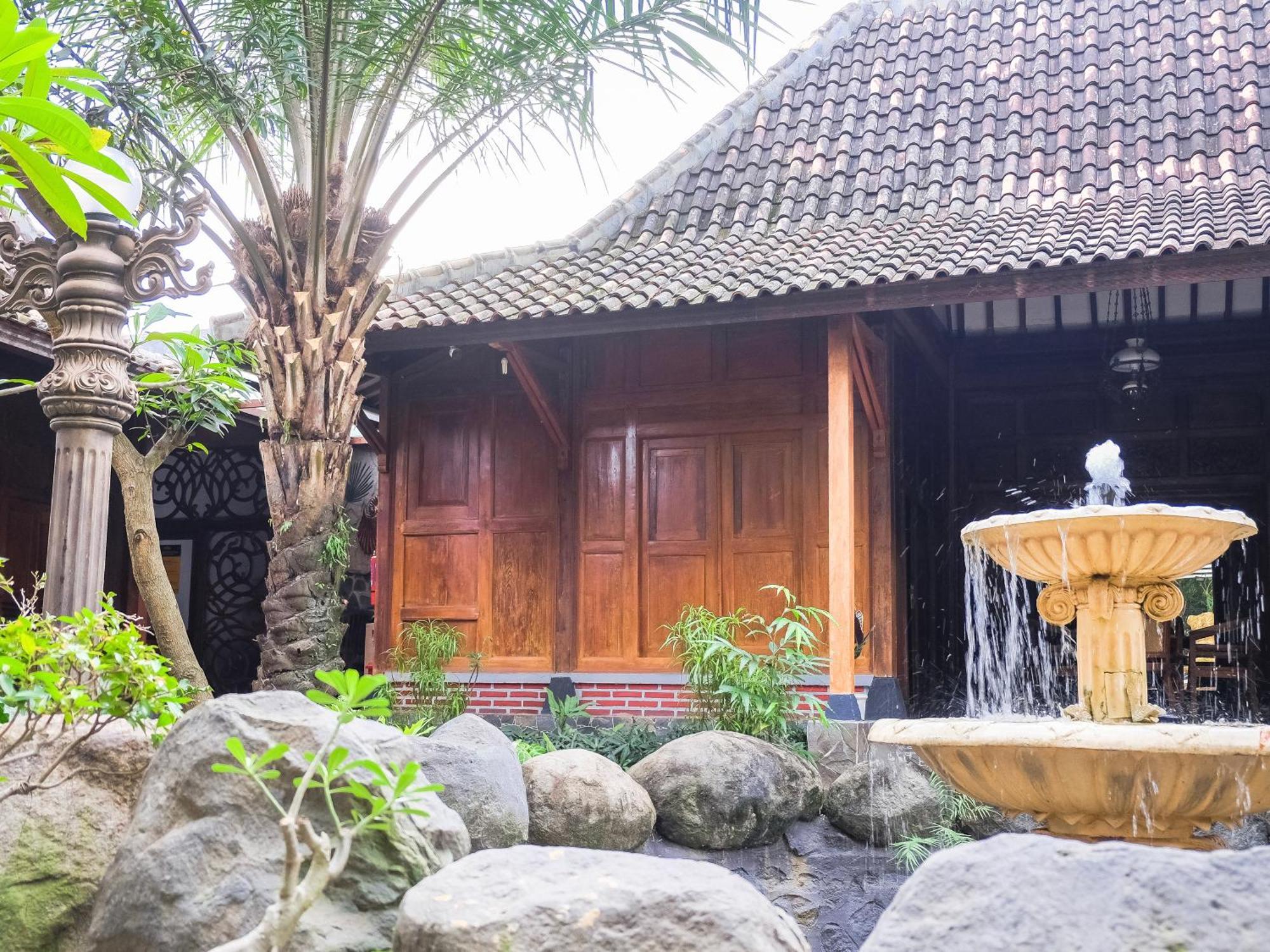 Pendhapa Art Space - Pas Limasan Homestay Prawirotaman Exteriör bild